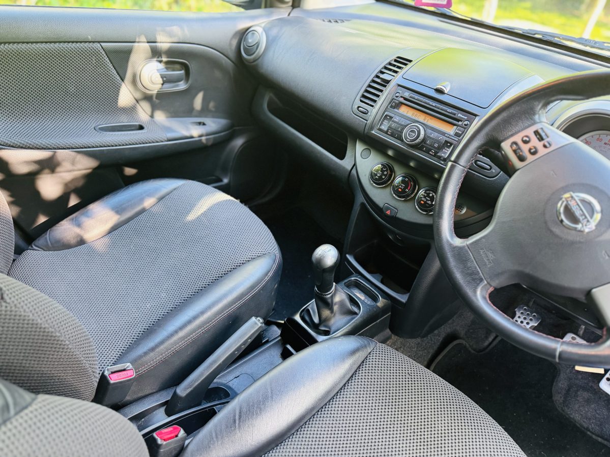Nissan Note 1.6 petrol Manual - Image 14