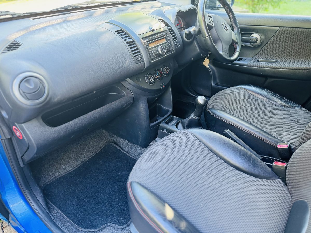 Nissan Note 1.6 petrol Manual - Image 9