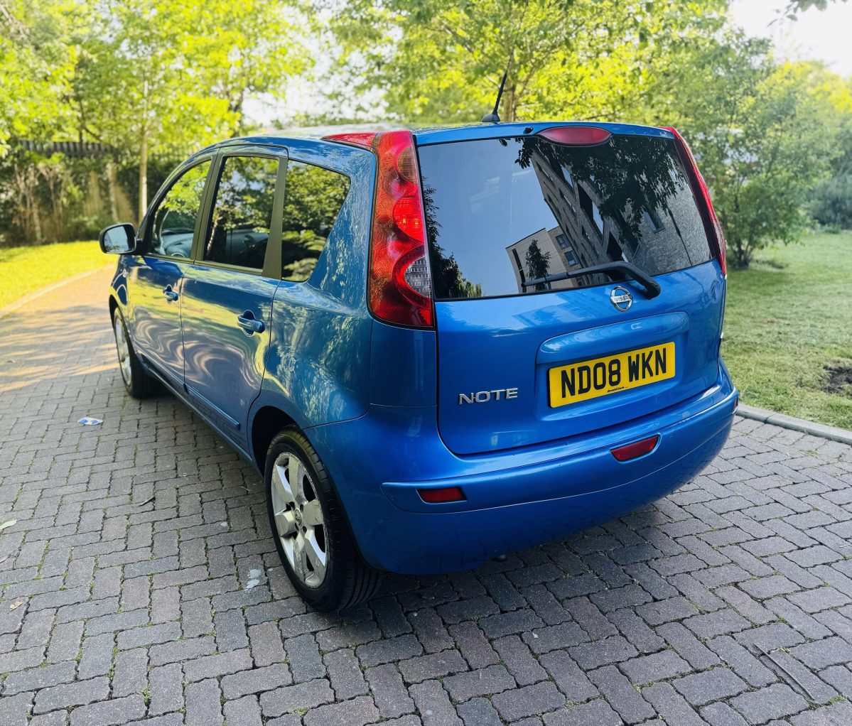 Nissan Note 1.6 petrol Manual - Image 8