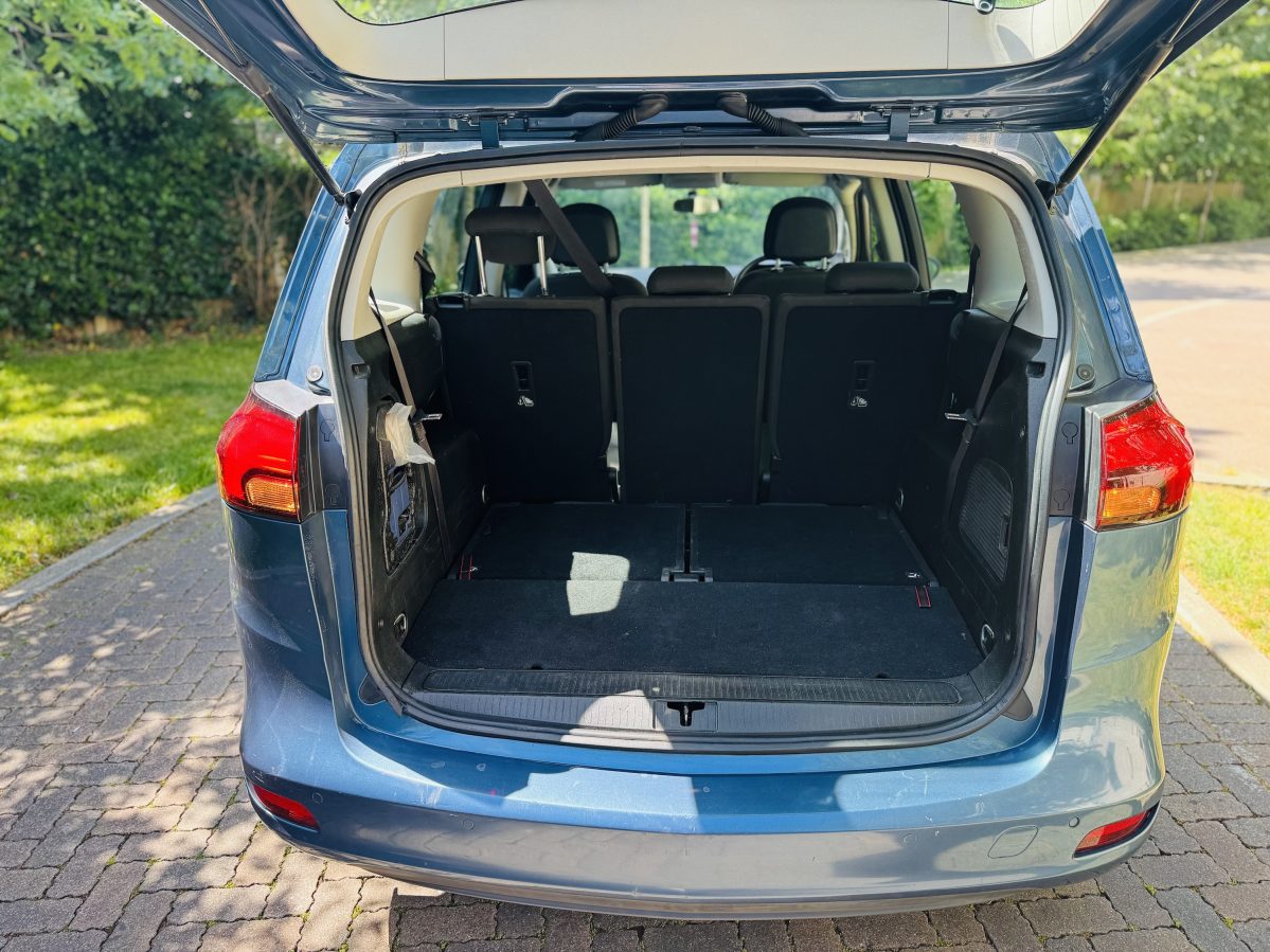 Vauxhall Zafira 1.4 petrol - 7 seater - Image 10