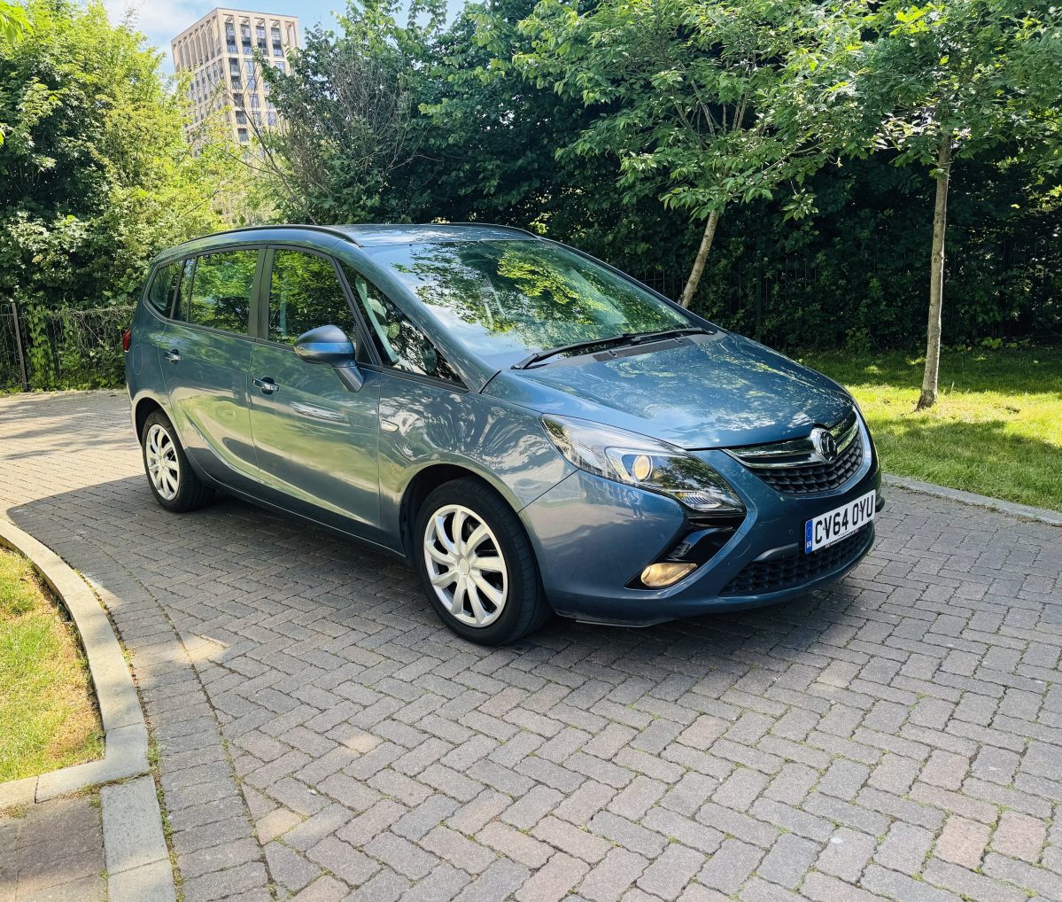 Vauxhall Zafira 1.4 petrol - 7 seater - Image 5