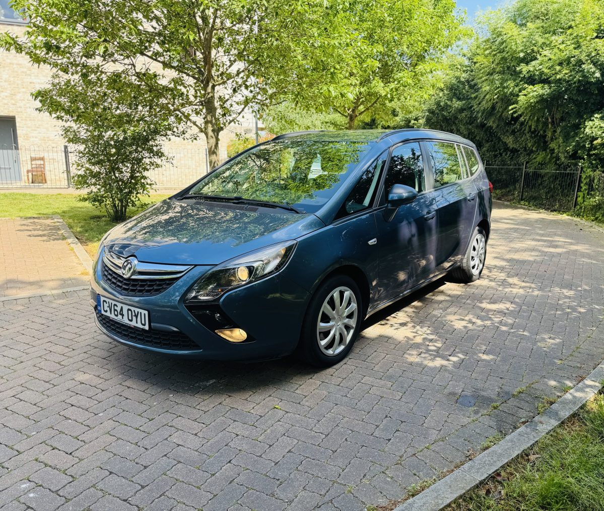 Vauxhall Zafira 1.4 petrol - 7 seater - Image 3